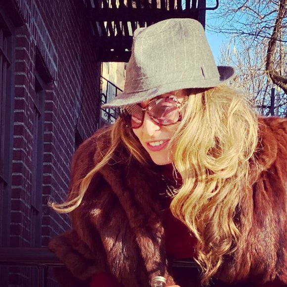 Meet your Posher, Carolina - Picture 1 of 1